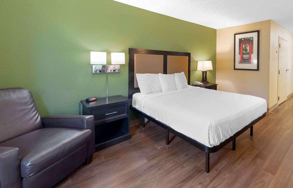 Extended Stay America Select Suites - Orlando - Southpark - Equity Row Room photo